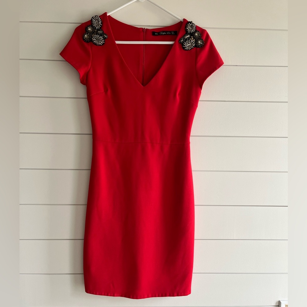 Red V-Neck Sheath Mini Dress for Cocktail size S